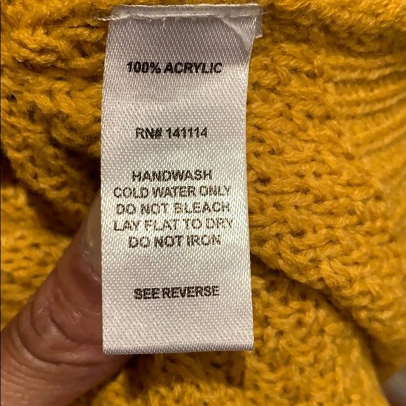 Mustard yellow sweater shawl with side but… - Picture 6 of 6